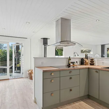 Quiet In 300 M To Water Hemmet