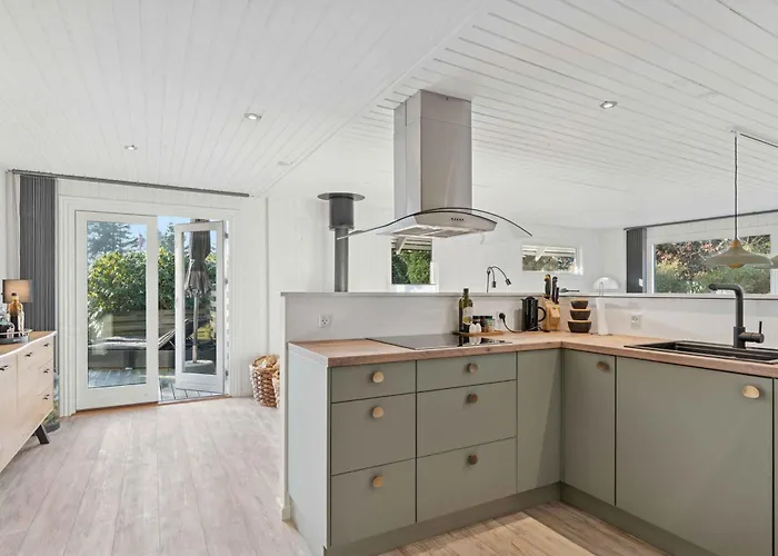 Quiet In 300 M To Water Hemmet